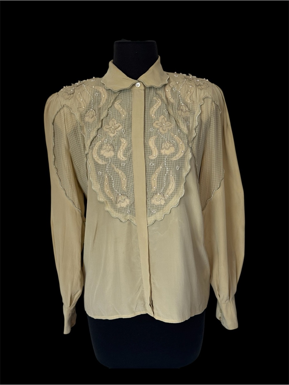 Mercedes & Adrienne & Co. Vintage Women's Beige/Bone Silk Blouse in size 4